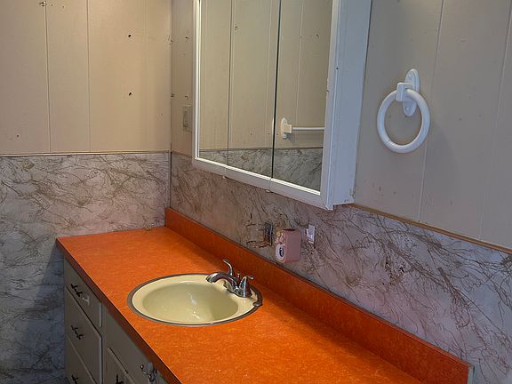 2nd image of 202 West St #3