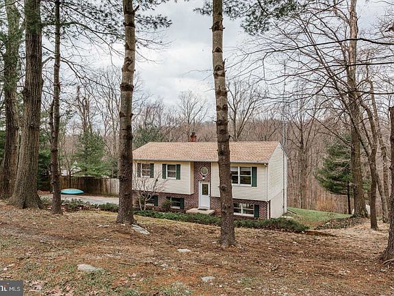 2nd image of 55 Deer Ln