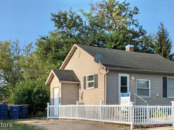 913 Boston Ave, Waterford, MI 48328