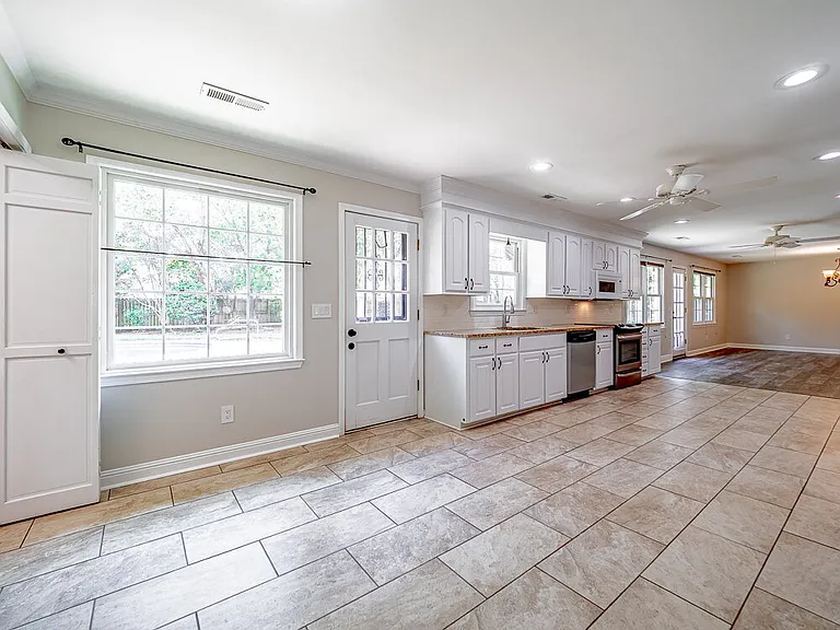 2704 Powhatan Dr — Photo 42