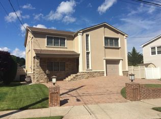 101 Medford Rd, Staten Island, NY 10304