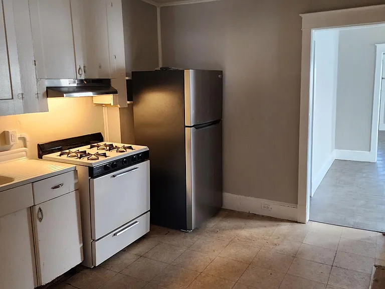 22 Lincoln Ave #2S — Photo 4