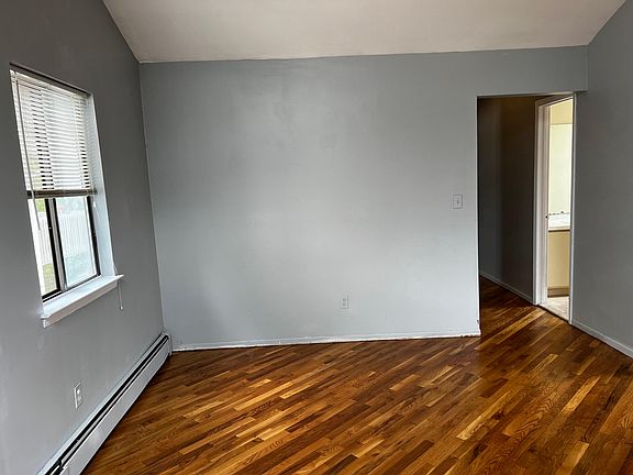 5th image of 1 Mohegan Ave #B