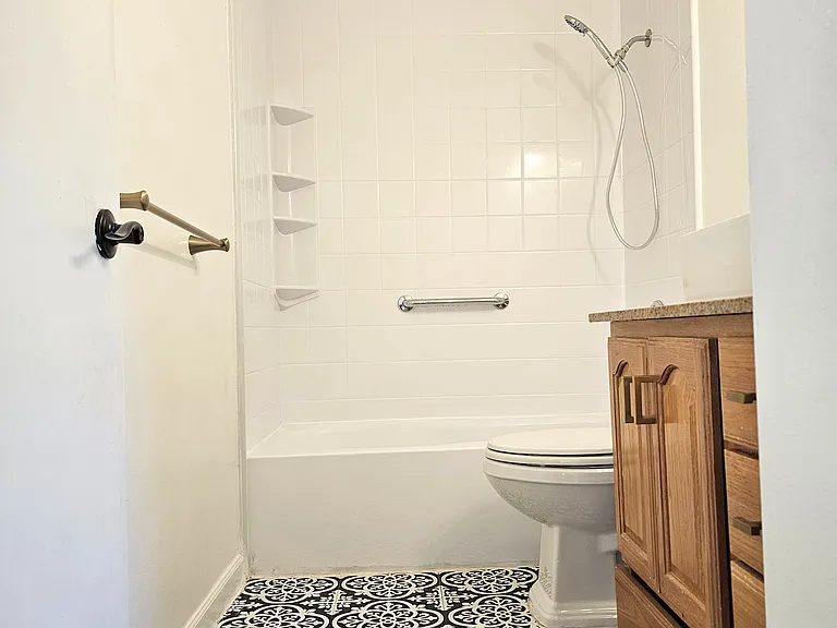 16850 SW Gleneagle Dr — Photo 3