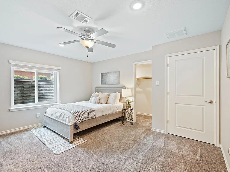 245 Adams St — Photo 34