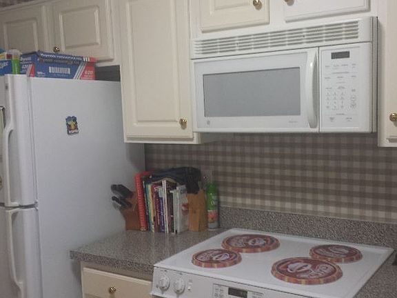 5th image of 300 Riveranne Ct APT 111