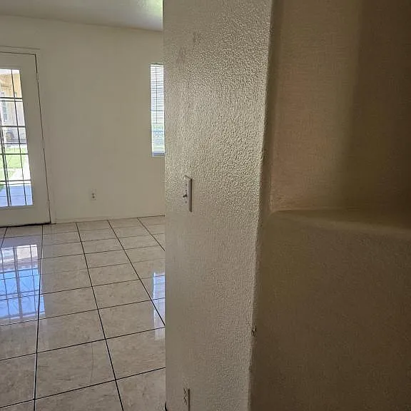 2500 Adelante Ave — Photo 2
