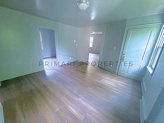 5th image of 211 Ash St #2