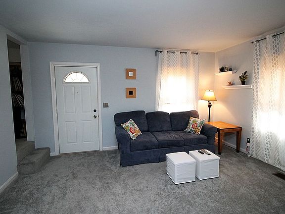4th image of 6125 Graceland Ave
