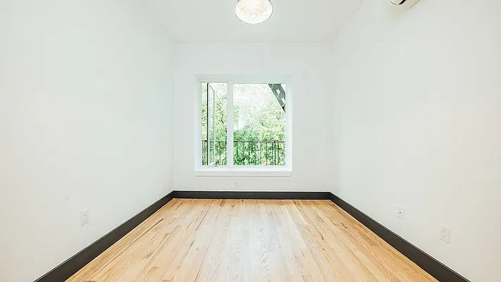 Rented by EXR | media 14