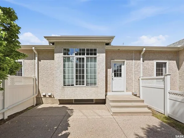 446 Perehudoff CRESCENT, Saskatoon, SK S7N 4R2