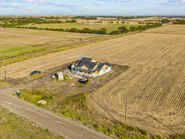 1224 Durham Ln #1, Cleburne, TX 76033