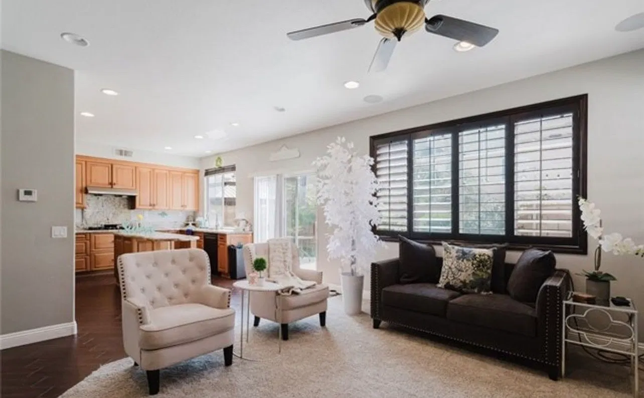 4 bed, 2235 sqft, $4,300 — Photo 4