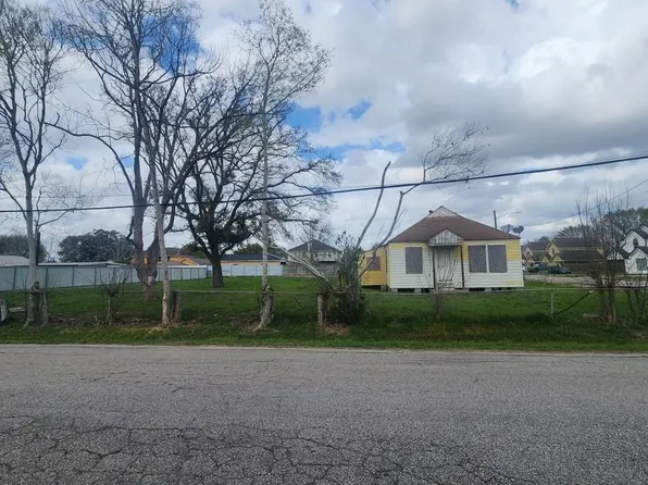 5802 Brookfield Dr, Houston, TX 77085