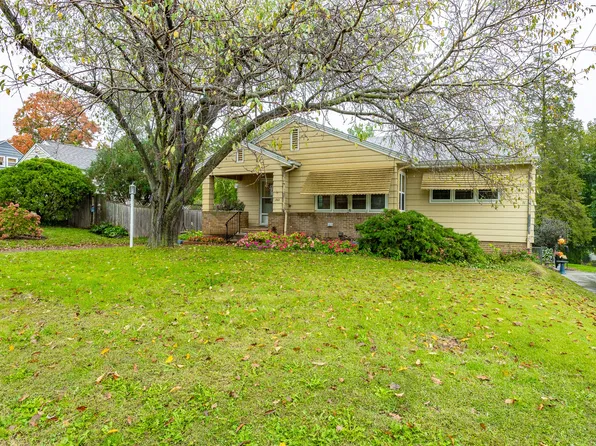 1313 62nd St, Des Moines, IA 50311