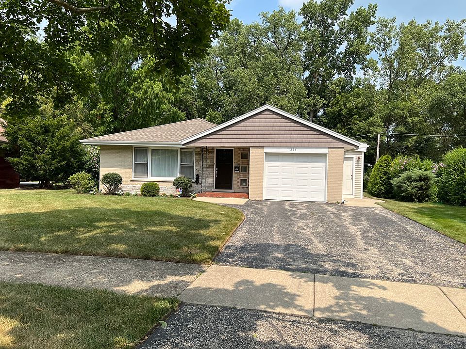 1st image of 255 Riverside Dr
