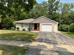 255 Riverside Dr, Northfield, IL 60093