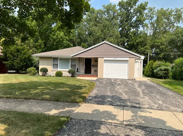 255 Riverside Dr, Northfield, IL 60093