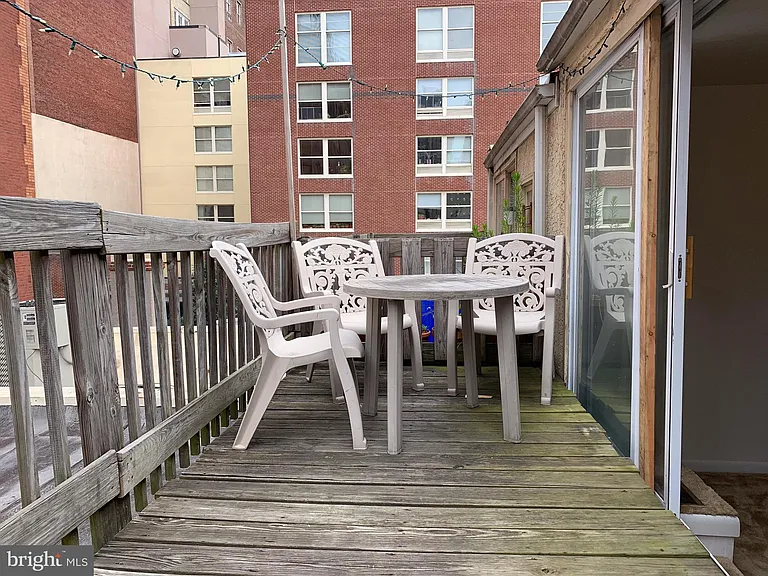 1209 Locust St #3F — Photo 15
