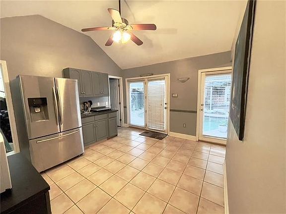 4th image of 3700 Wanda Lynn Dr #B