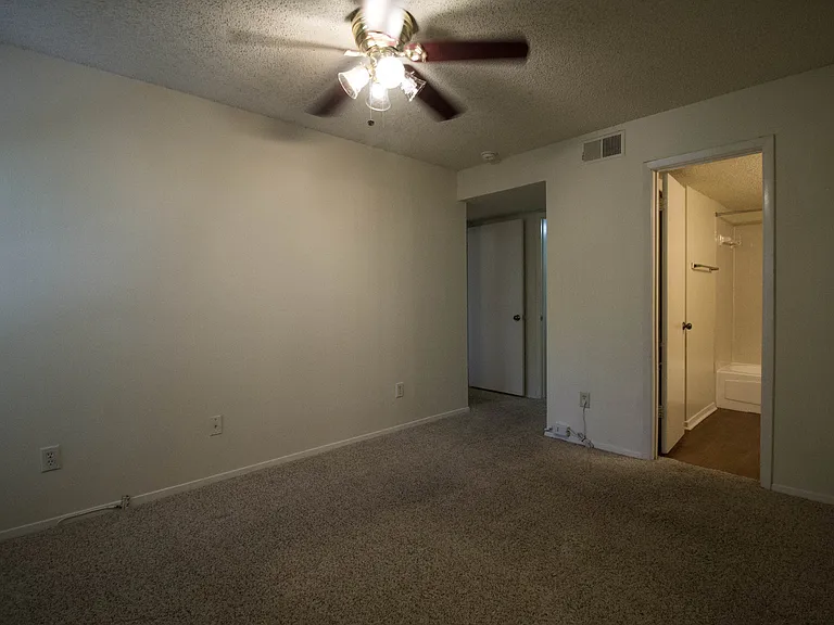 218 N Texas Blvd #211 — Photo 8