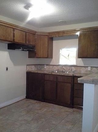 2nd image of 3000 Finley St