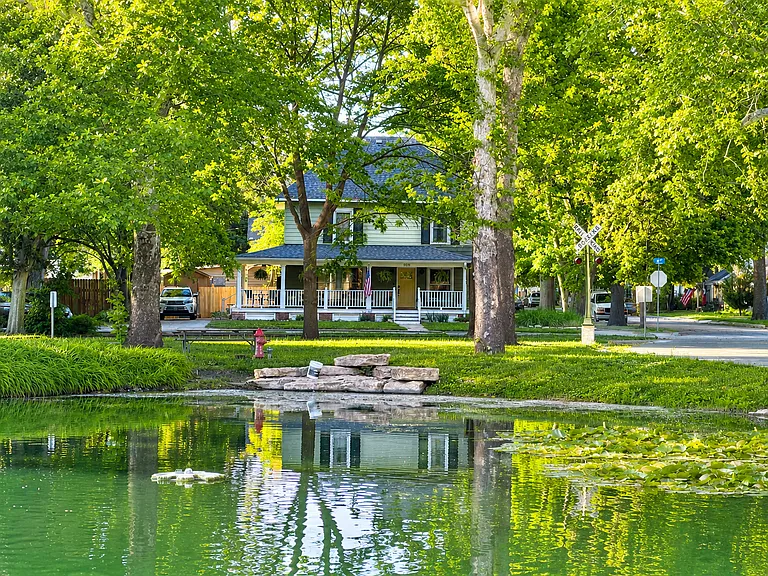 Front porch views.