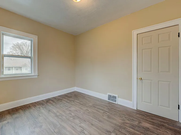13091 Cedar Rd — Photo 27