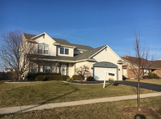 687 Warbler Ln, New Lenox, IL 60451