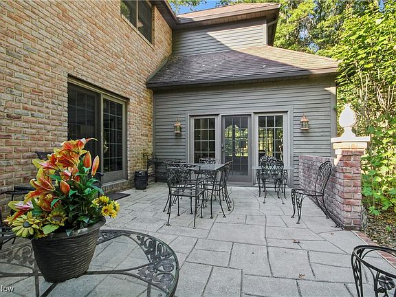 2nd image of 5221 Oyster Bay Dr