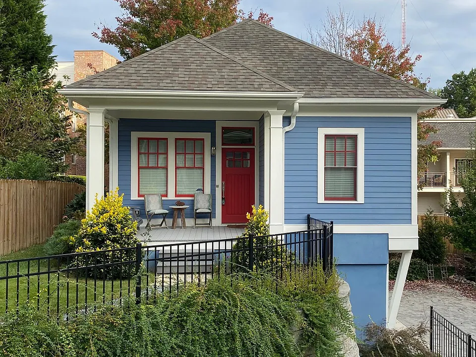 744 W Ashland Ave NE