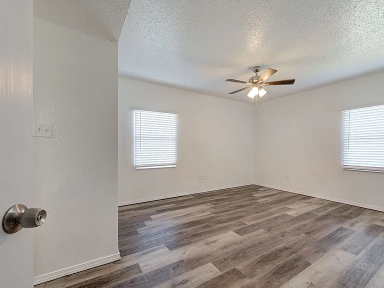 Shelton Village - Now Offering $500 Off Move-In Costs — Photo 12
