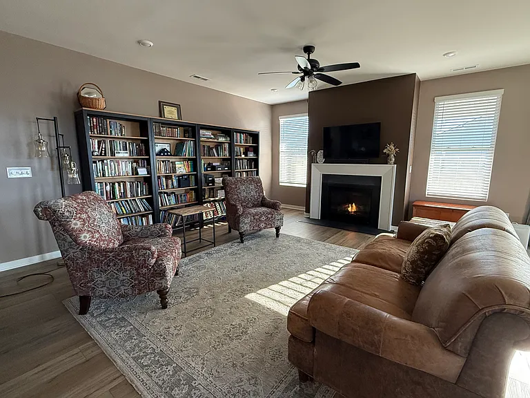English Oak Dr — Photo 15