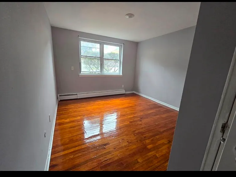 901 Stuyvesant Ave #C2 — Photo 5