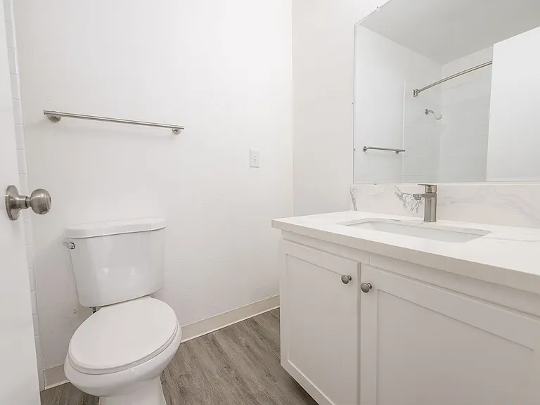 Bridgeview Apartments - Income Restricted to 50% MFI — Photo 25