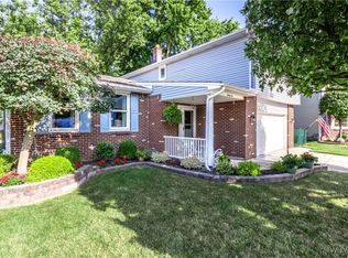 32 View Ct, Buffalo, NY 14227