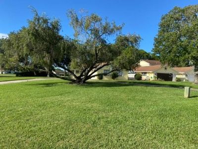 1 Lake Fairgreen Cir, New Smyrna Beach, FL, 32168