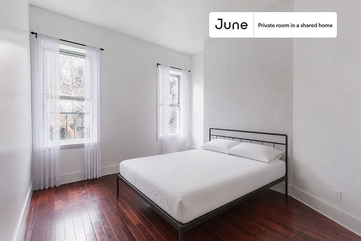 Full bedroom in 3 bed/1 bath home in Central Harlem #1681 C — Photo 1