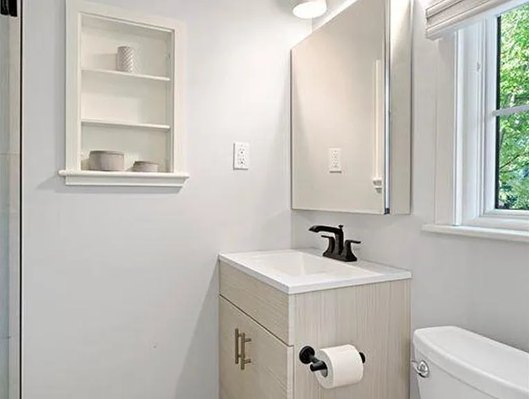 4520 Vandervork Ave — Photo 32