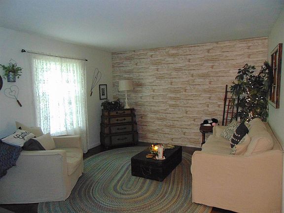 3rd image of 4208 N Lancaster Dr
