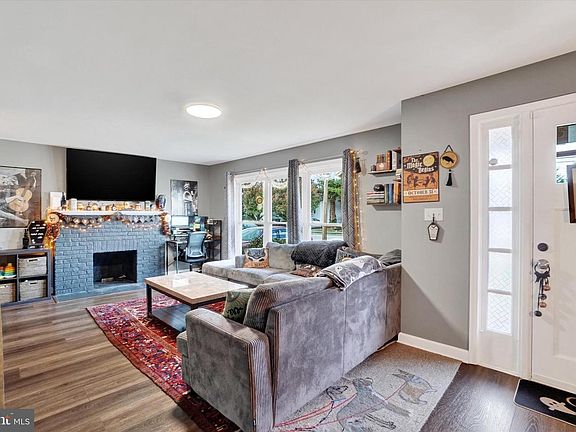 5th image of 408 Diller Rd