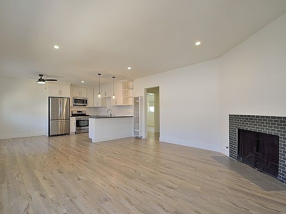 2nd image of 1335 Manhattan Beach Blvd APT 3