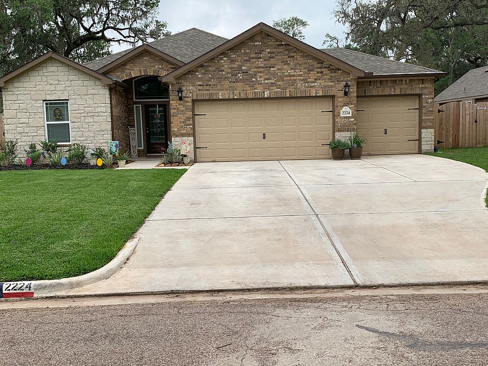 1st image of 2224 Riveroaks Dr