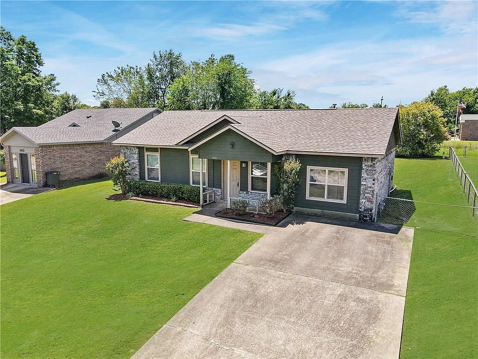 1st image of 1501 Mitzi Ln
