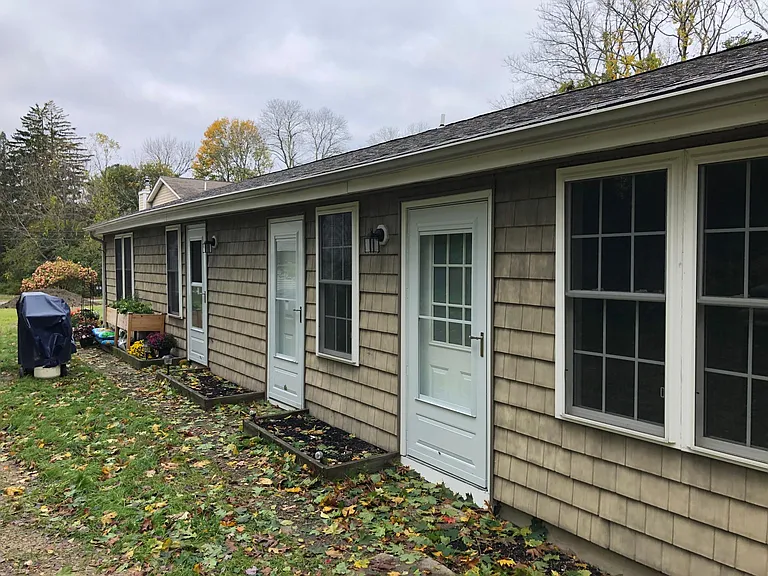 Rear — Photo 15