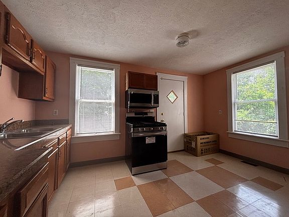 5th image of 10102 Ostend Ave #10102
