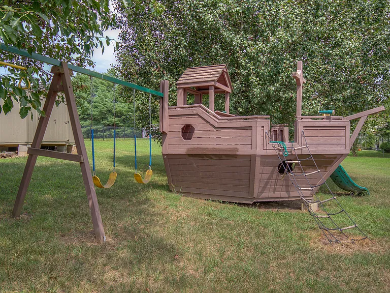 Five Cedars Rd — Photo 10