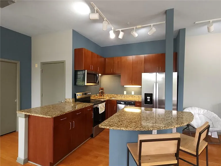 5300 Peachtree Rd #2303 — Photo 11