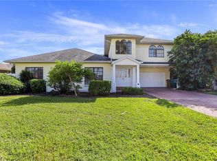 346 Bayshore Dr, Cape Coral, FL 33904