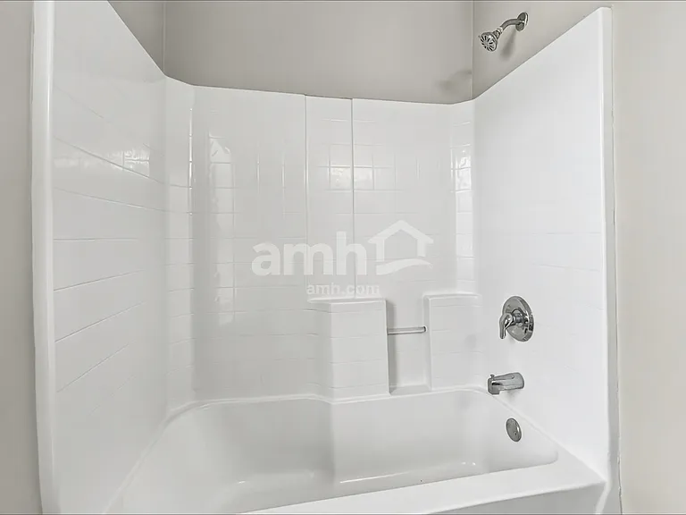 175 Huger St — Photo 14